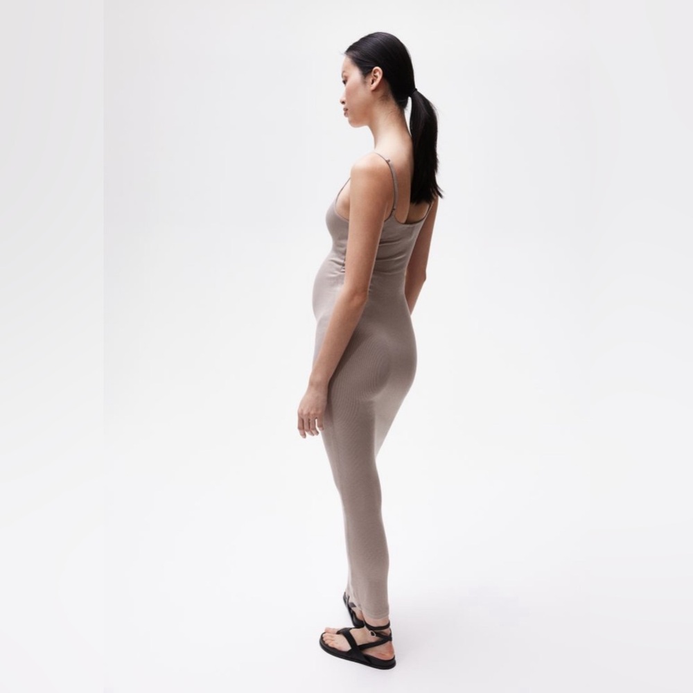 H&M Maternity Ribbed Dress - Picture 3 of 7